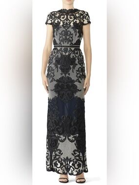 *Flawed RTR Marchesa Notte Ivory Embroidered Gown (00041)